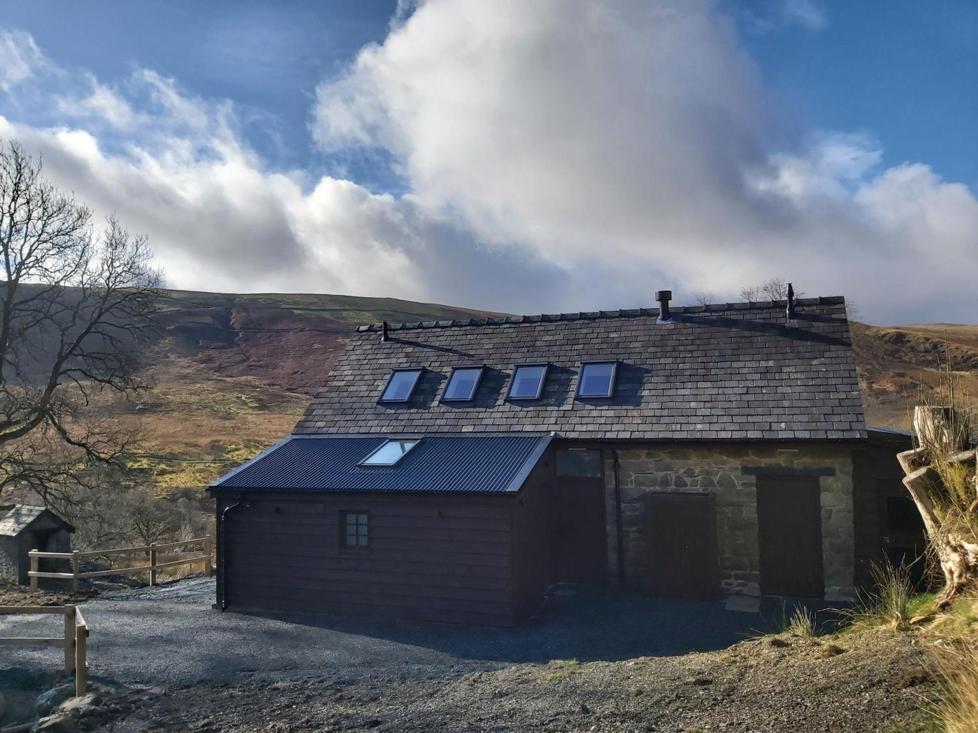 Cwm Clyd Longhouse Villa Llanwrthwl Bagian luar foto